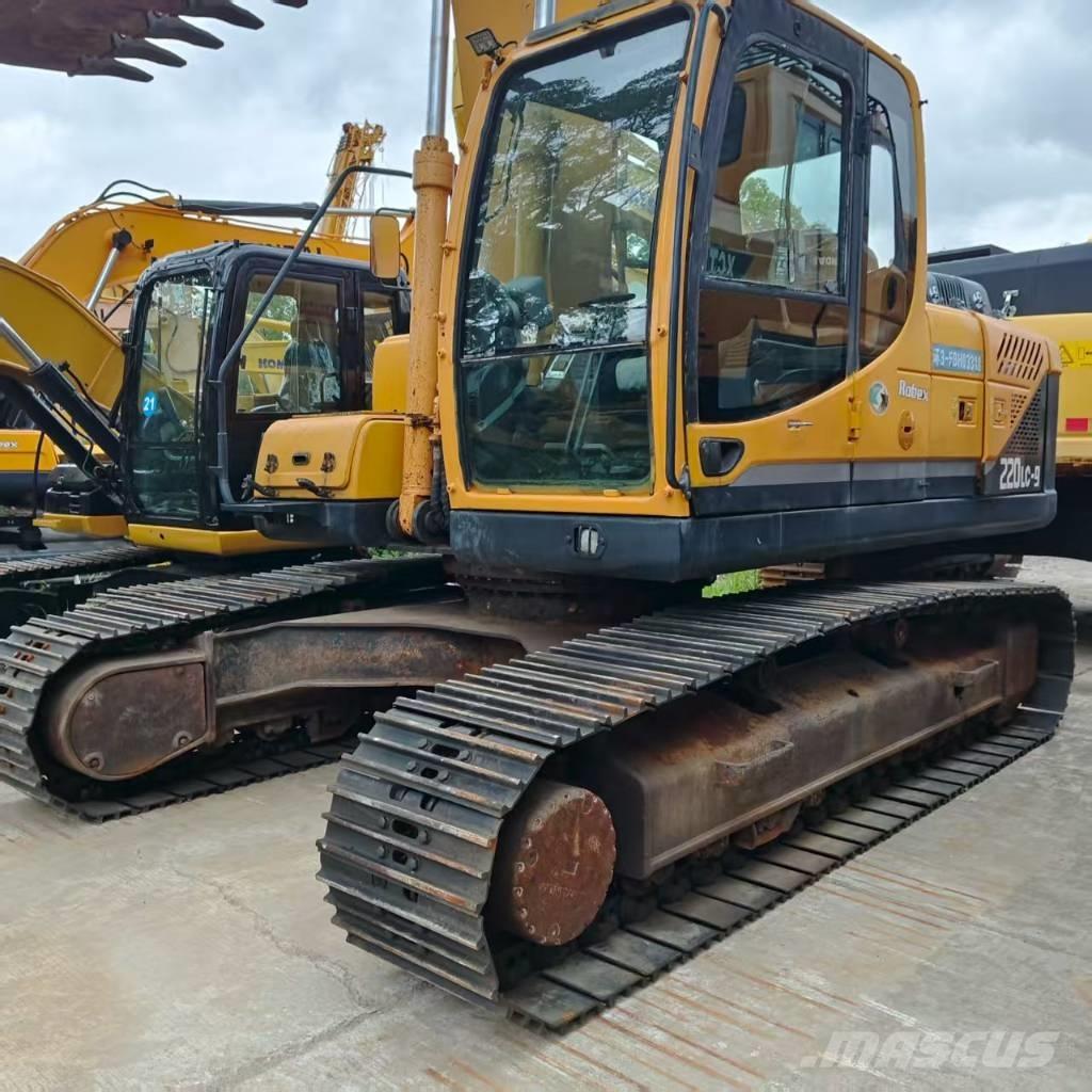 Hyundai R220LC-9S Pelle sur chenilles