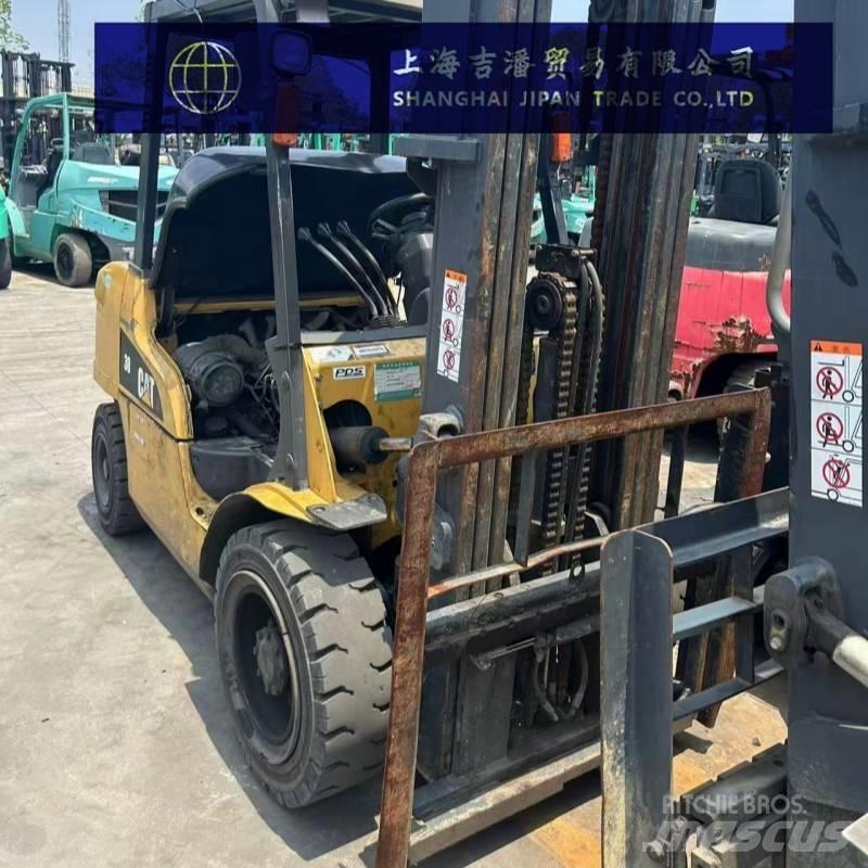 CAT DP 35 N Chariots diesel