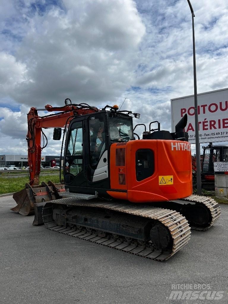 Hitachi ZX 135 US-6 Pelle sur chenilles