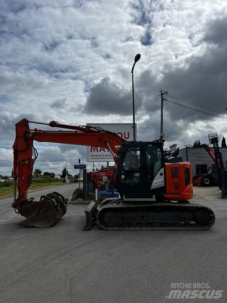 Hitachi ZX 135 US-6 Pelle sur chenilles