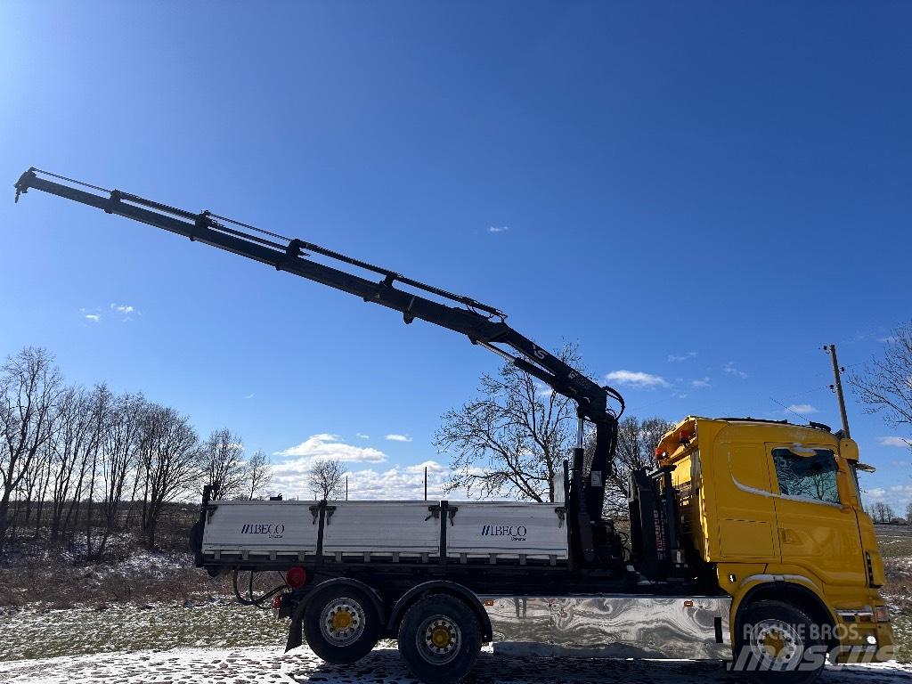 Scania R 440 Camion plateau ridelle avec grue
