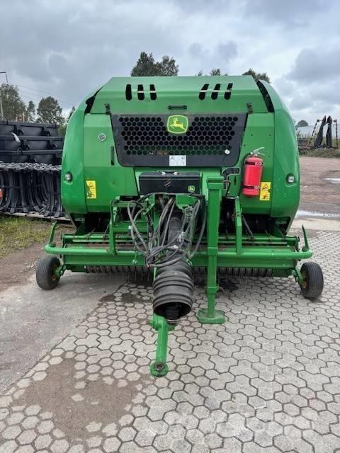 John Deere F 440 R Presse à balle ronde