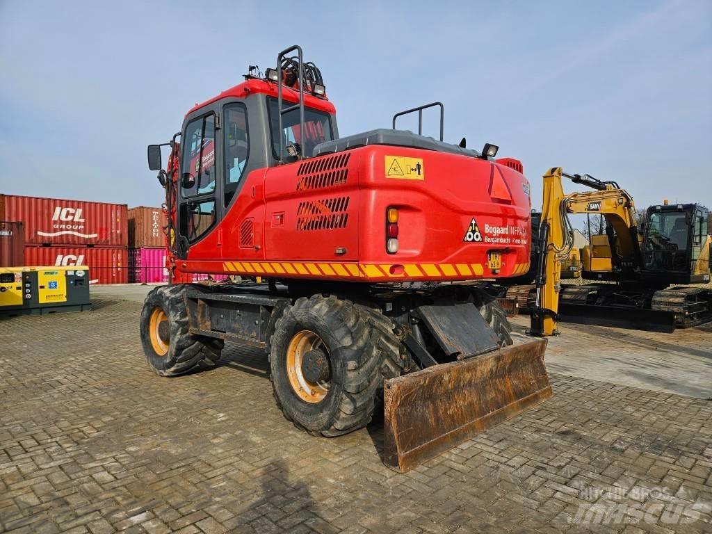 Doosan DX 140 W-3 Pelle sur pneus