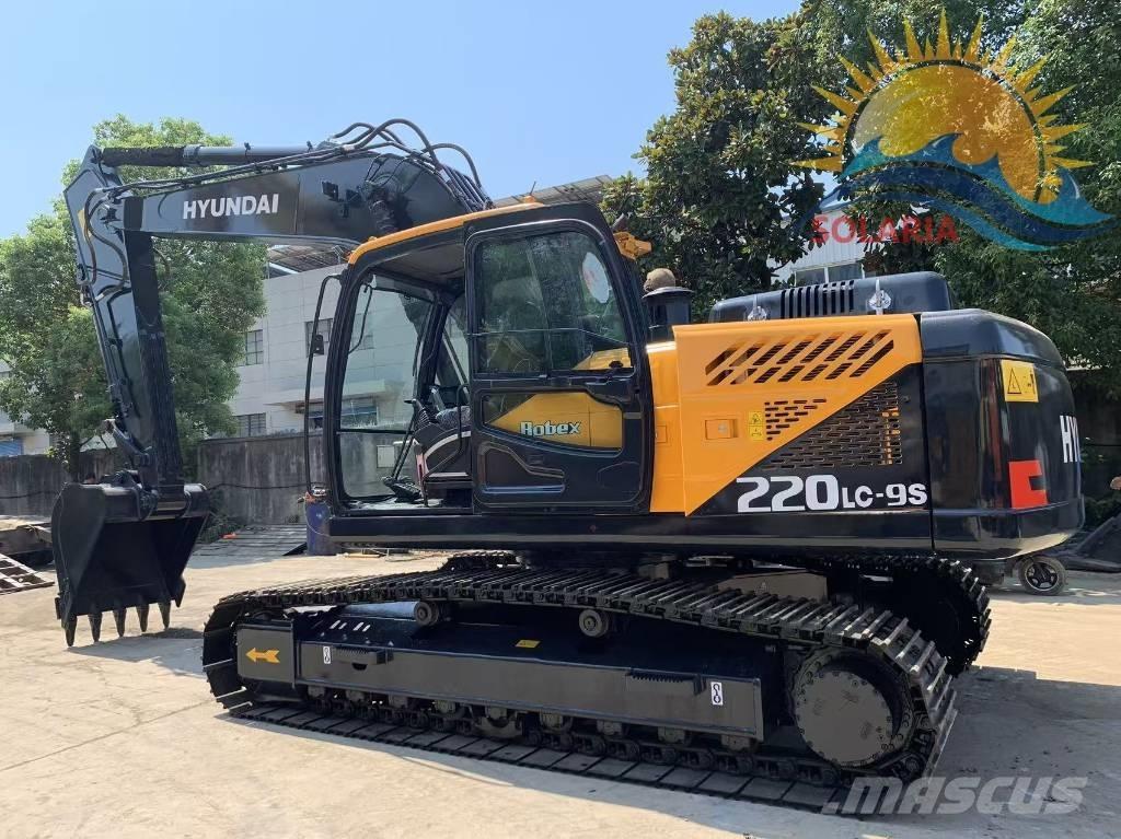 Hyundai R220LC-9S Pelle sur chenilles