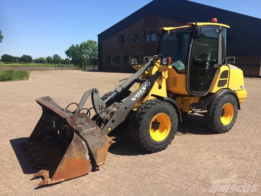 Volvo L 25 F Chargeuse sur pneus