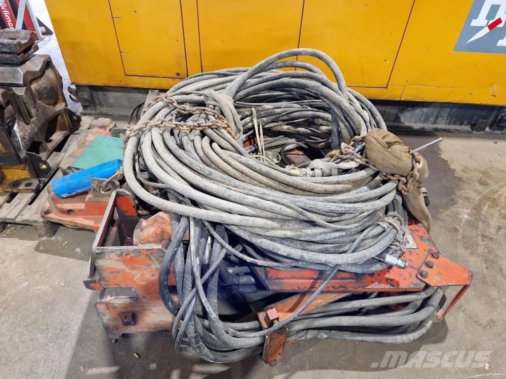  PTC 2313 Enfonce pieu hydraulique