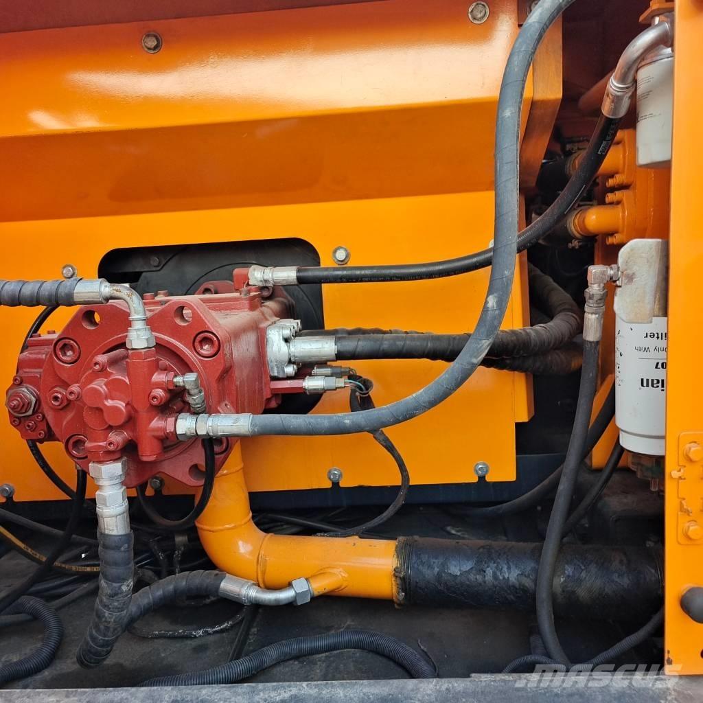 Hyundai 305 LC-9T Pelle sur chenilles