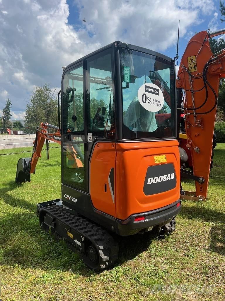 Doosan DX 19 Pelle sur chenilles