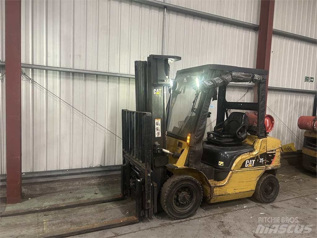 CAT GP25NT Chariots GPL