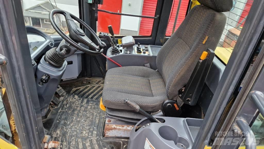 Komatsu WA 200 PZ-6 Chargeuse sur pneus