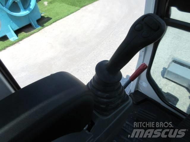 Takeuchi TB 240 Mini pelle < 7t