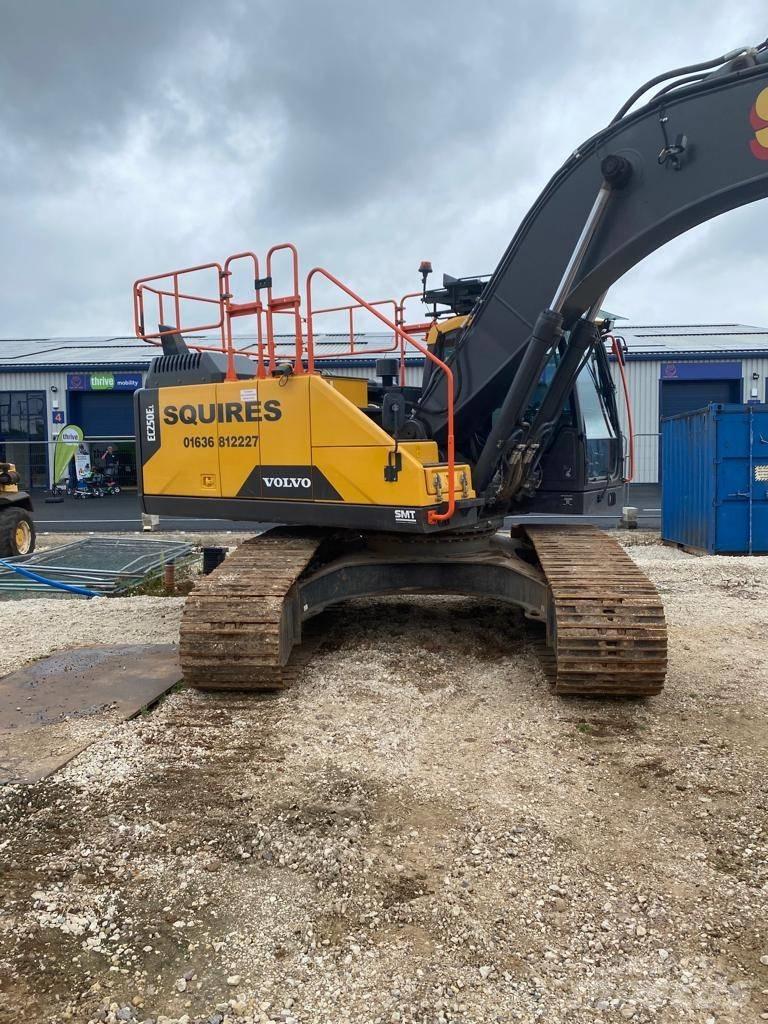 Volvo EC250 E L Pelle sur chenilles