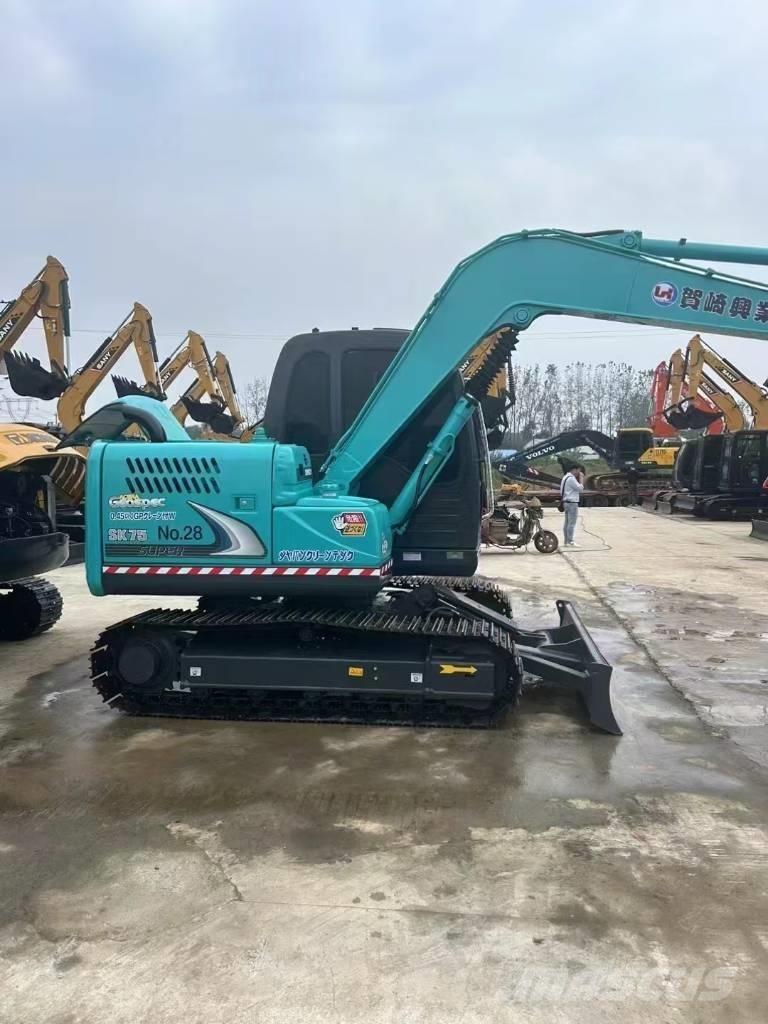 Kobelco SK 75 Pelle sur chenilles