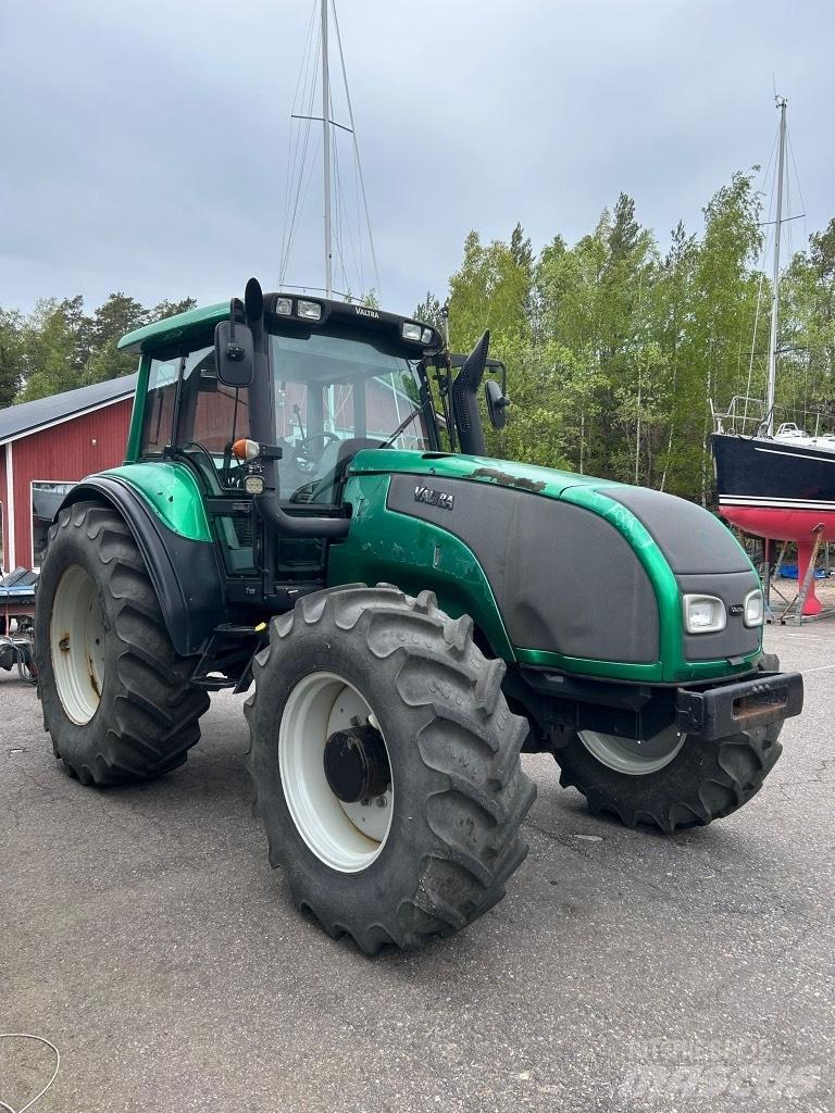 Valtra T 150 Tracteur