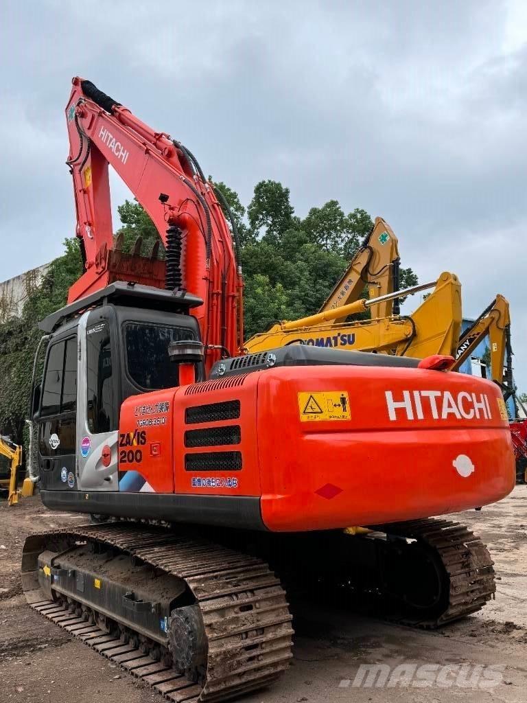 Hitachi ZX 200 Pelle sur chenilles