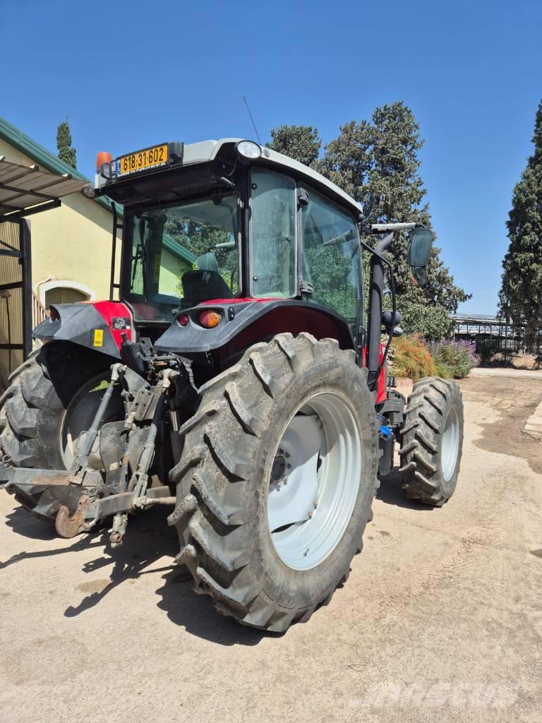 Massey Ferguson 5713 Tracteur