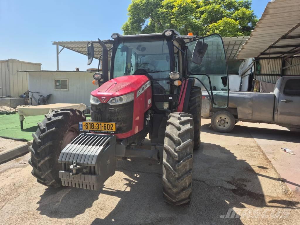 Massey Ferguson 5713 Tracteur