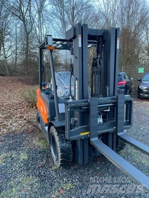 Doosan D30NXS Chariots diesel