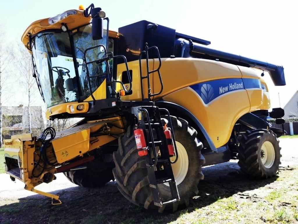 New Holland CX 8090 Moissonneuse batteuse