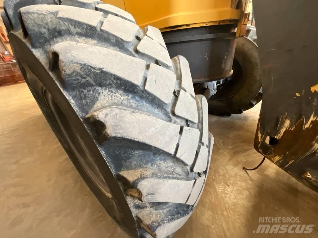 Mecalac AS 700 Chargeuse sur pneus