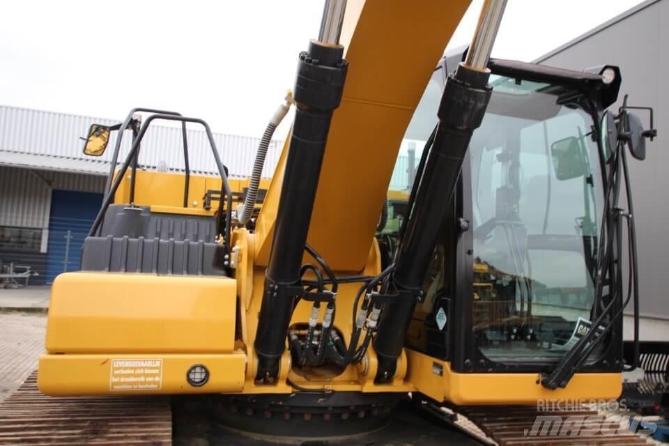 CAT 326-07 Pelle sur chenilles