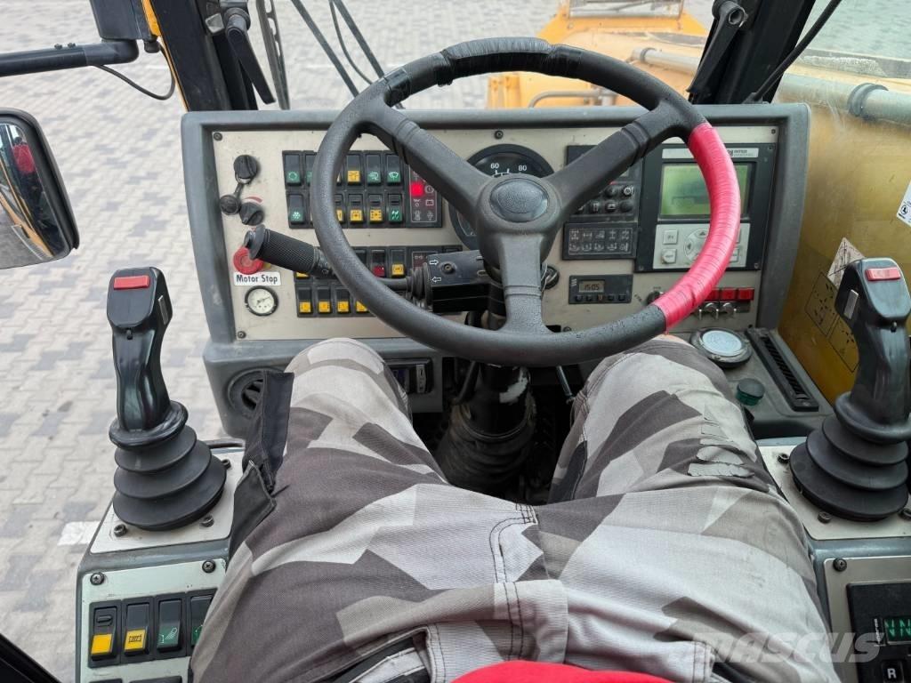 Demag AC 40-1 City Grues tout terrain