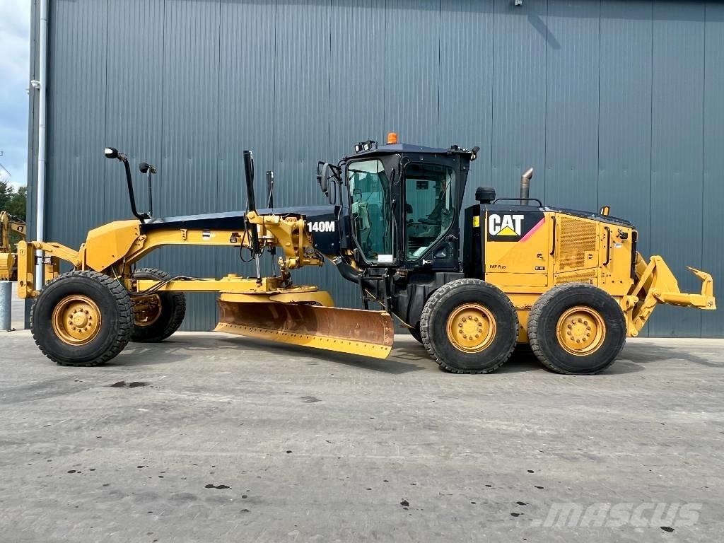 CAT 140M Niveleuse