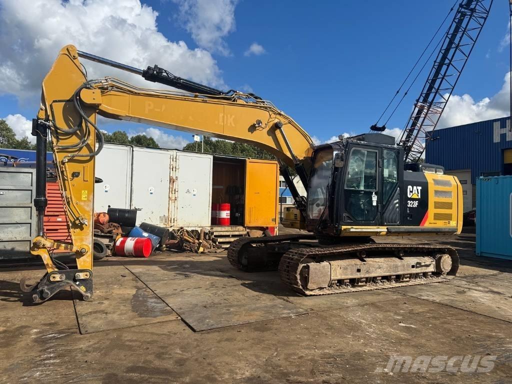 CAT 323 F L Pelle sur chenilles