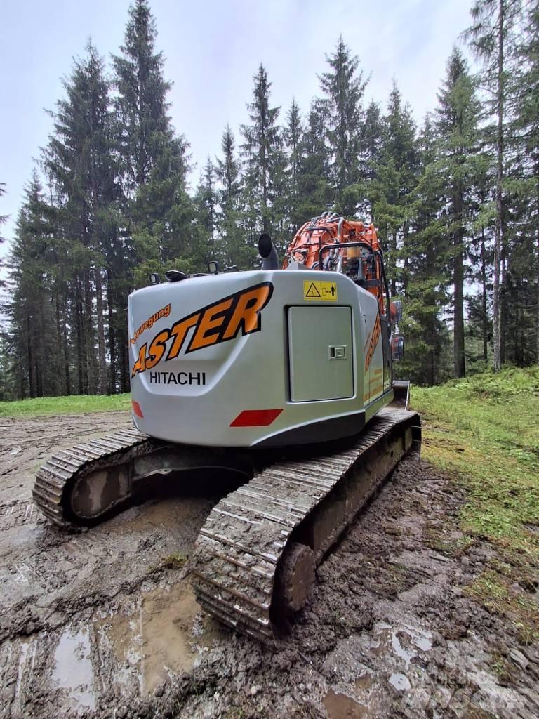 Hitachi ZX 225 US LC Pelle sur chenilles