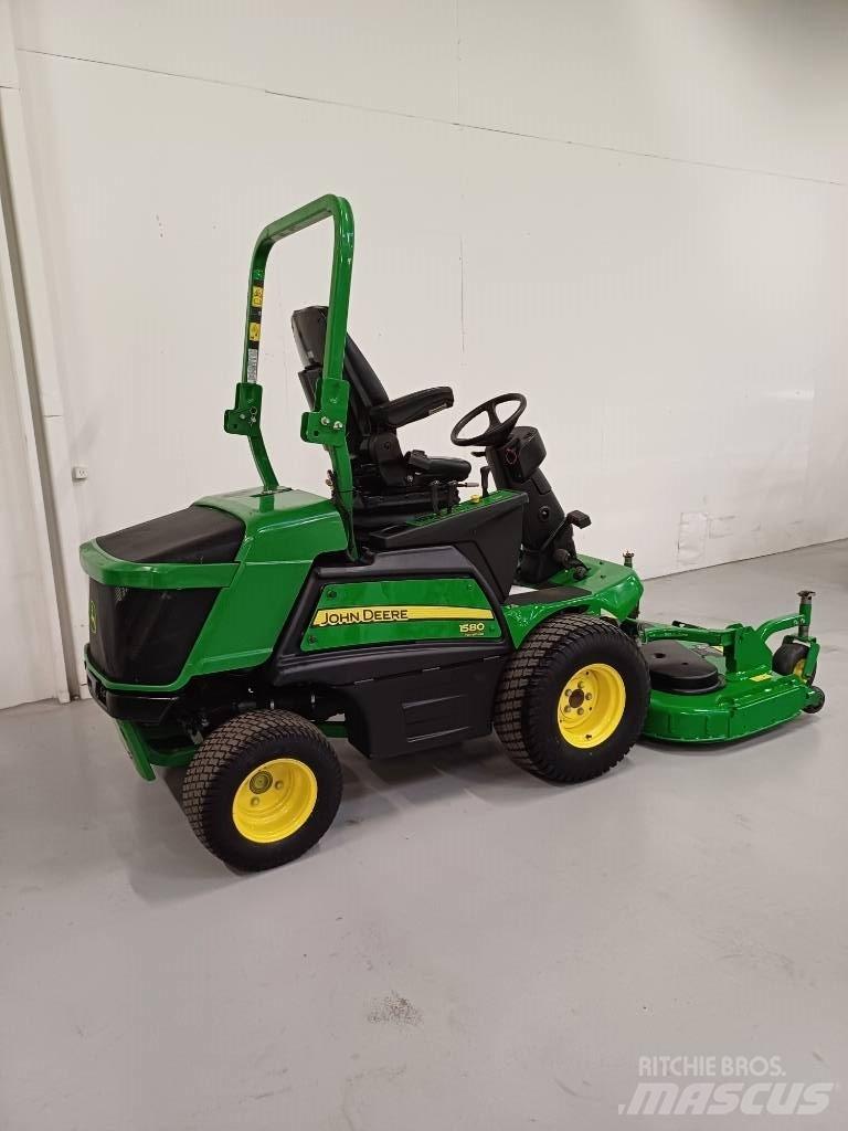 John Deere 1580 Tondeuses montées