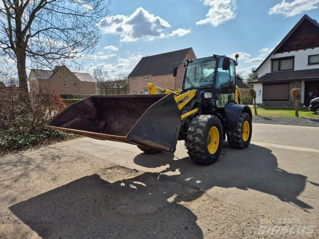 Komatsu WA100M-7 Chargeuse sur pneus