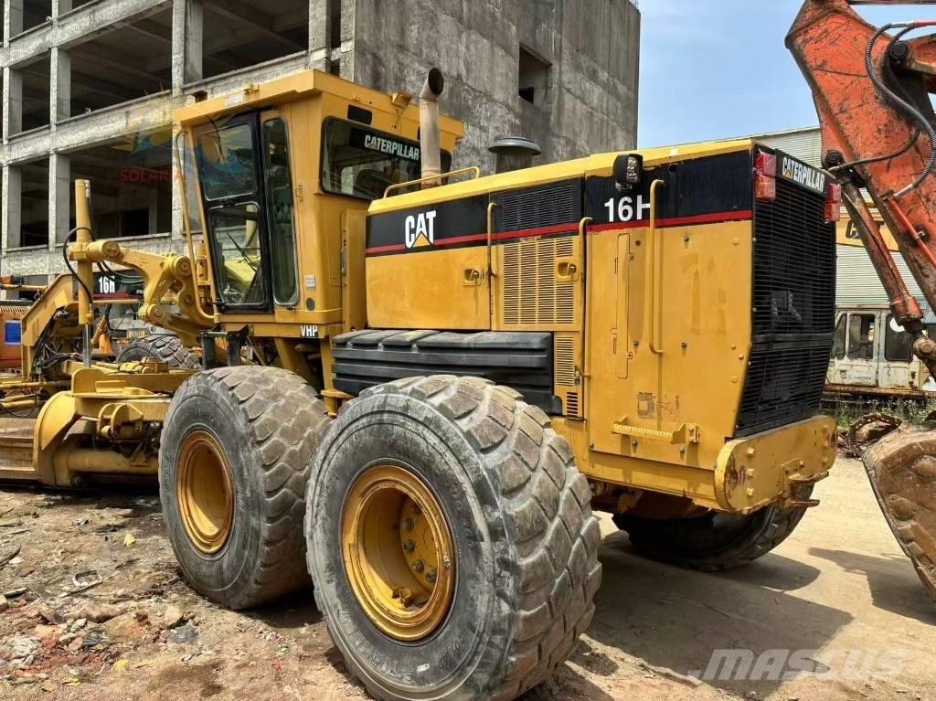 CAT 16 H Niveleuse