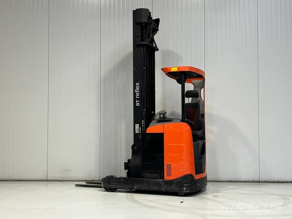 BT RRE160 Chariot à mât rétractable