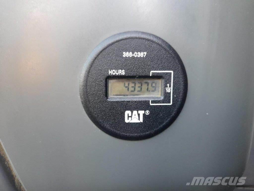 CAT 311 F BLADE Pelle sur chenilles