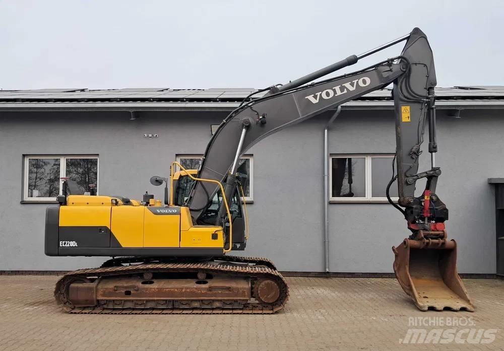 Volvo EC 220 DL Pelle sur chenilles