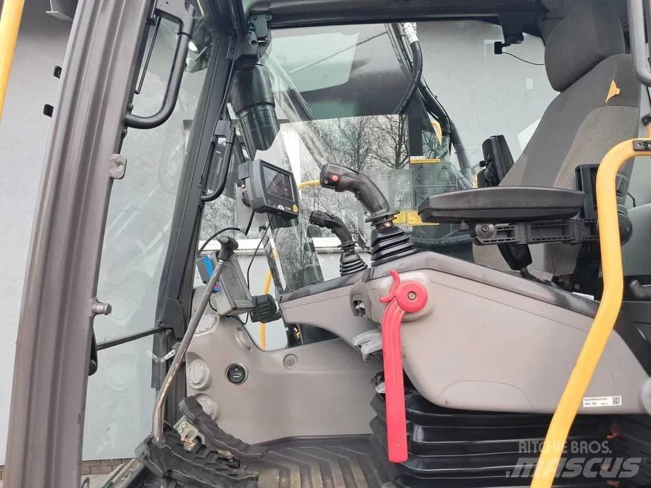 Volvo EC 220 DL Pelle sur chenilles