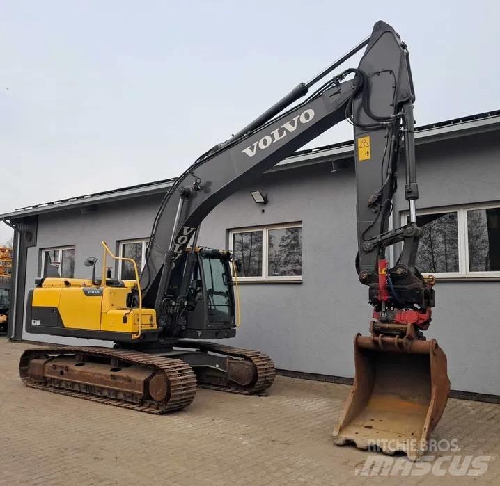 Volvo EC 220 DL Pelle sur chenilles