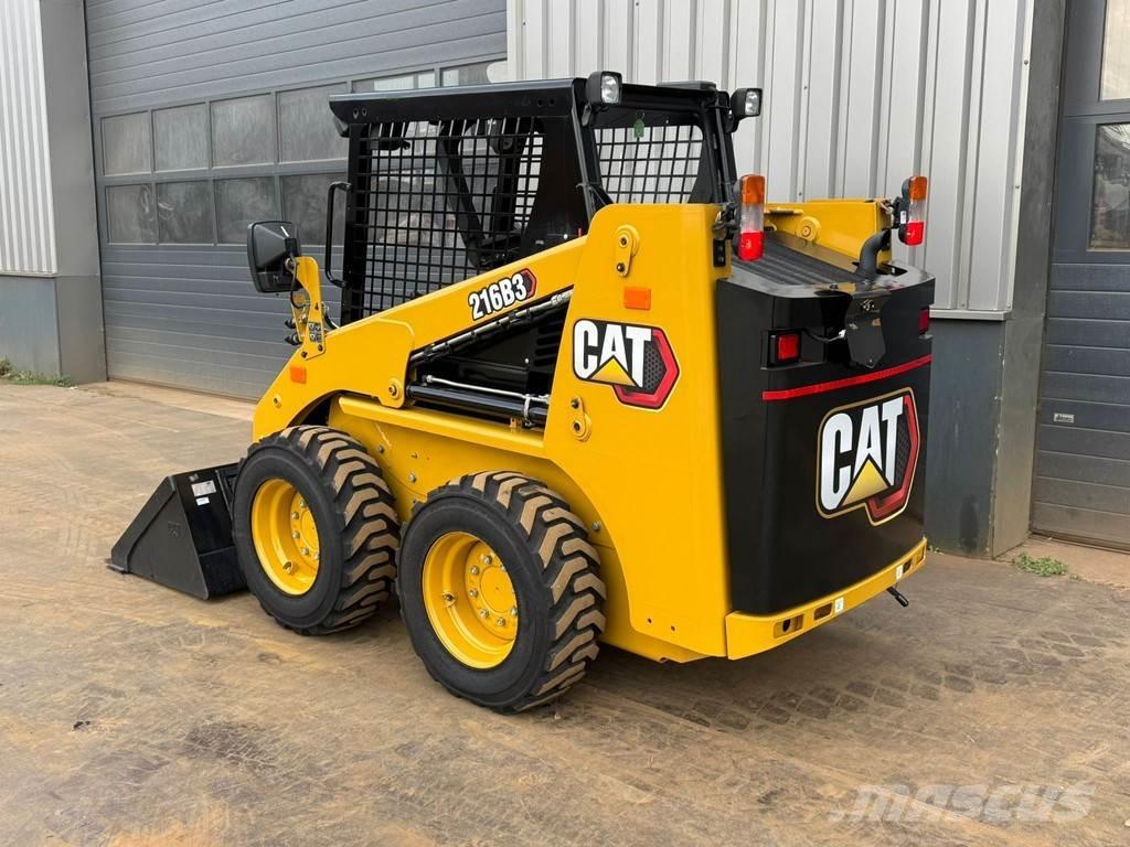 CAT 216B3 Chargeuse sur pneus