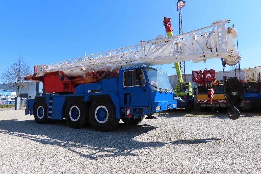 Liebherr LTM 1050-1 Grues tout terrain