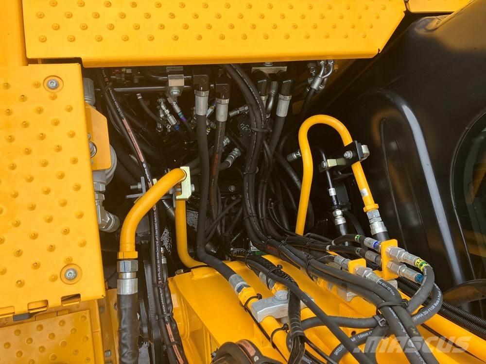 JCB JS145W Pelle sur pneus