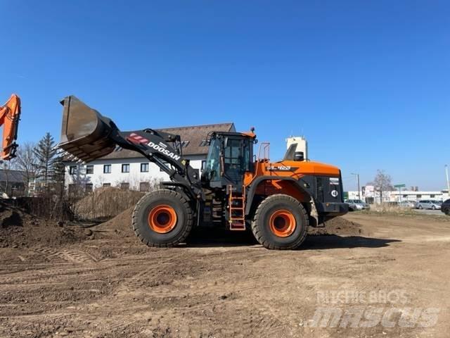 Doosan DL420 Chargeuse sur pneus