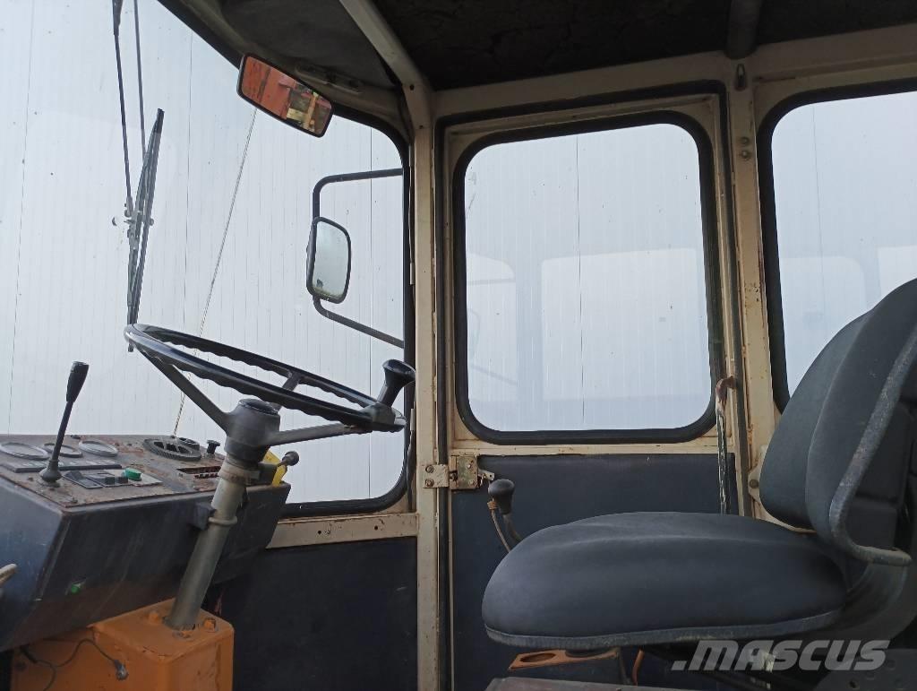 Schaeff SKB 902 Tractopelle