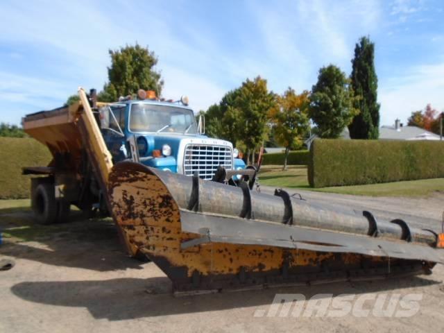 Ford LTL 9000 Chasse neige