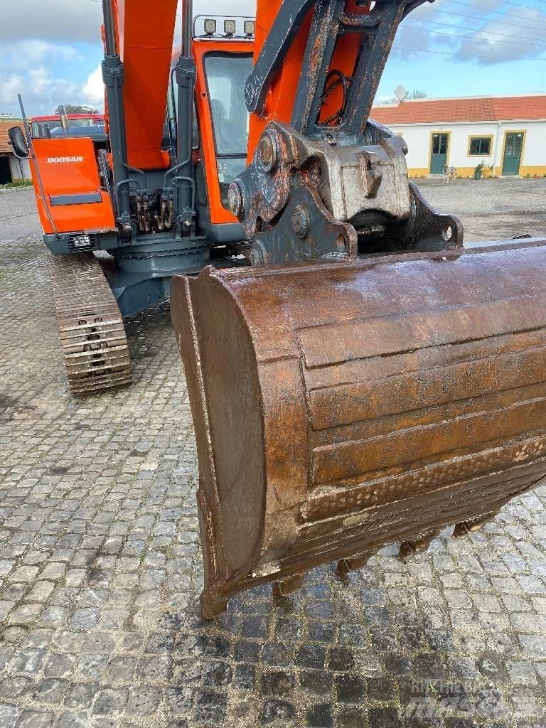 Doosan DX 220 NLC Pelle sur chenilles