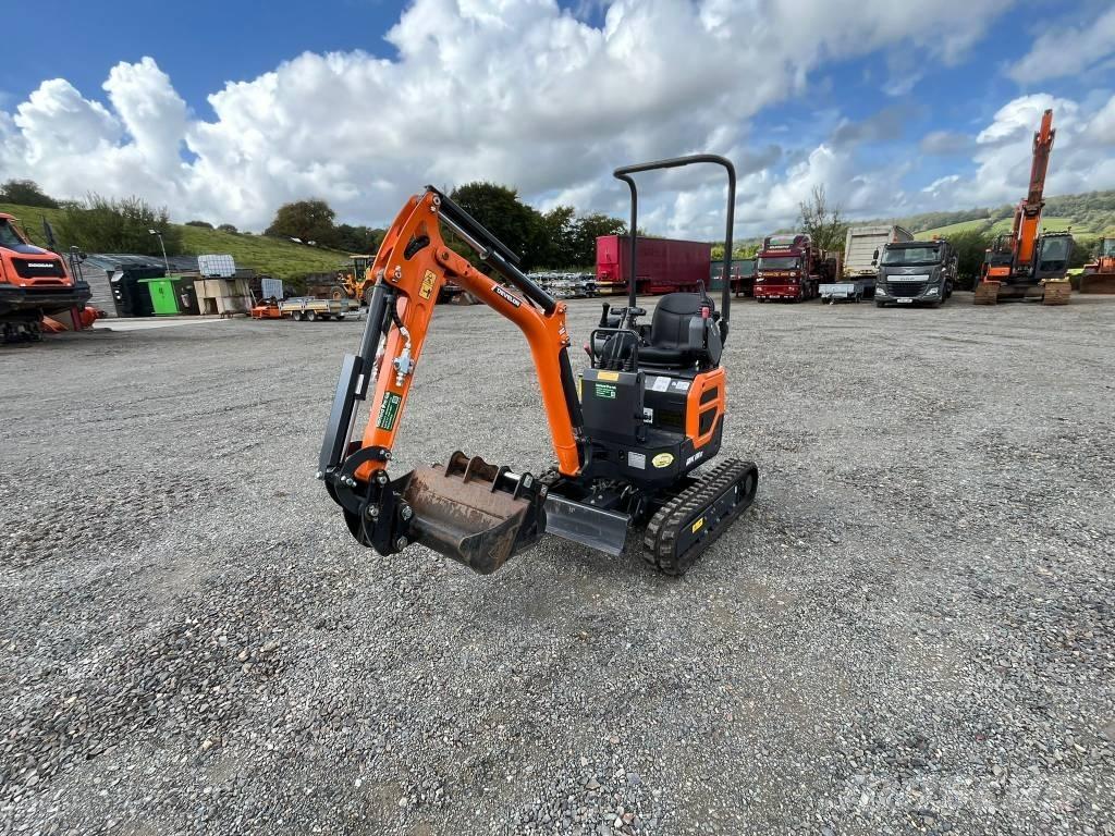 Develon DX 10 Z-7 Mini pelle < 7t