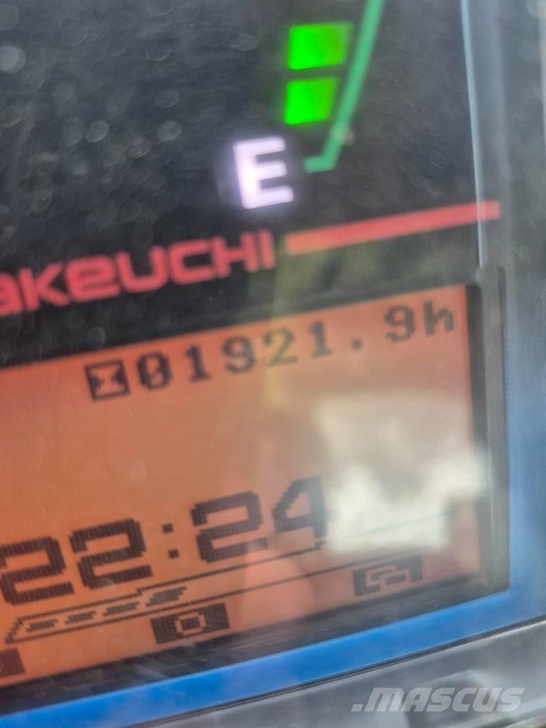 Takeuchi TB 325 R Mini pelle < 7t