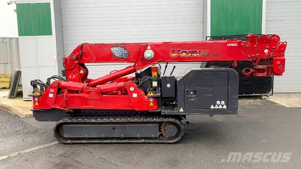 Unic URW 376 Mini grue