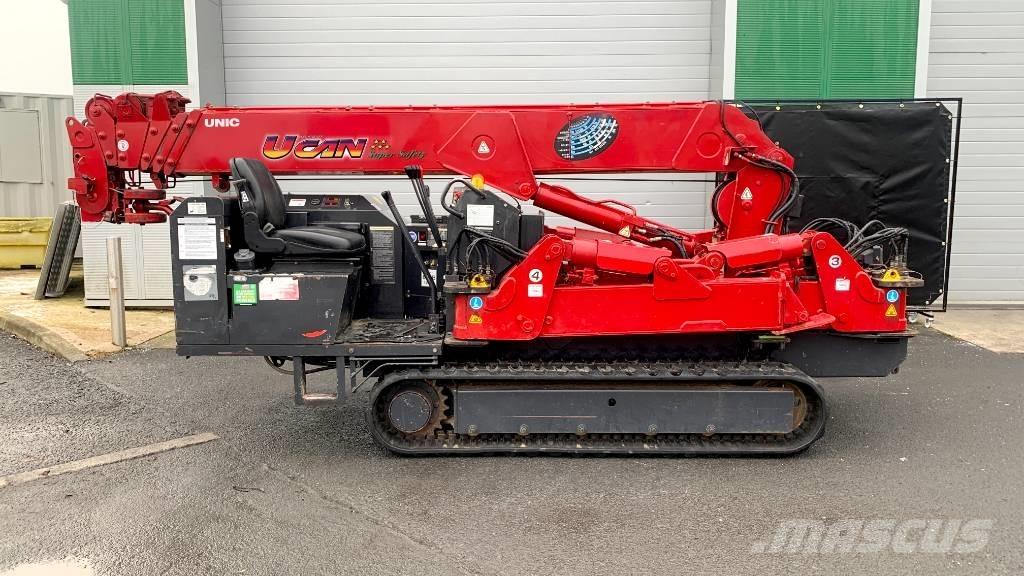 Unic URW 376 Mini grue