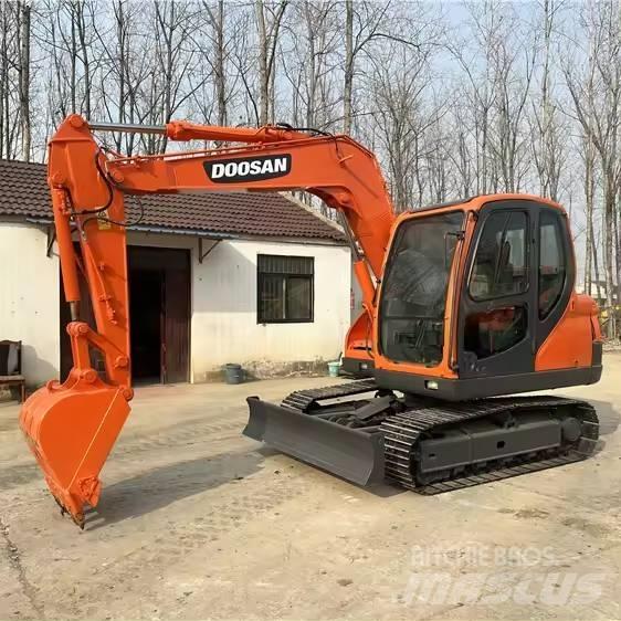 Doosan DX75 Pelle sur chenilles