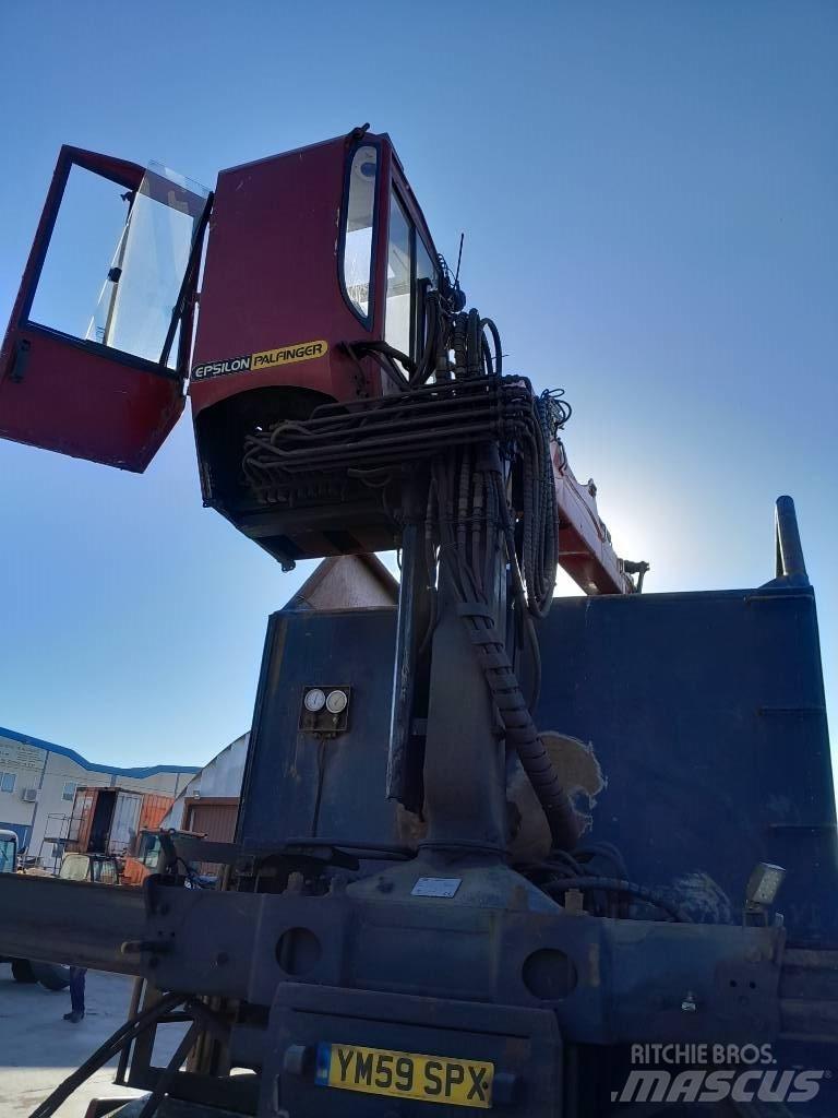Volvo FM 16 Camion plateau ridelle avec grue
